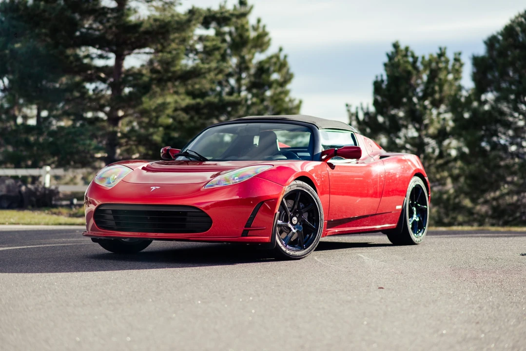 2011 Tesla Roadster - Image 10 of 31
