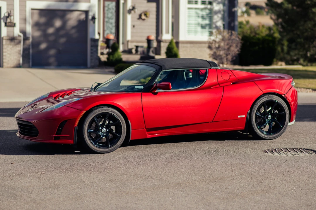 2011 Tesla Roadster - Image 9 of 31