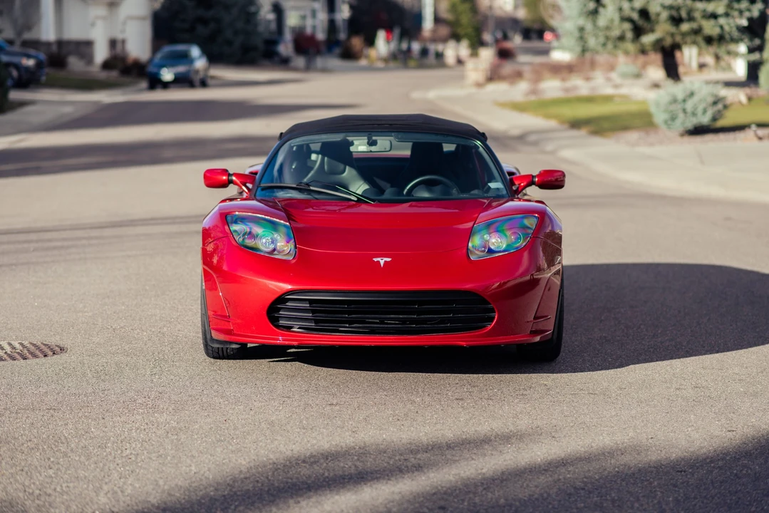 2011 Tesla Roadster - Image 28 of 31