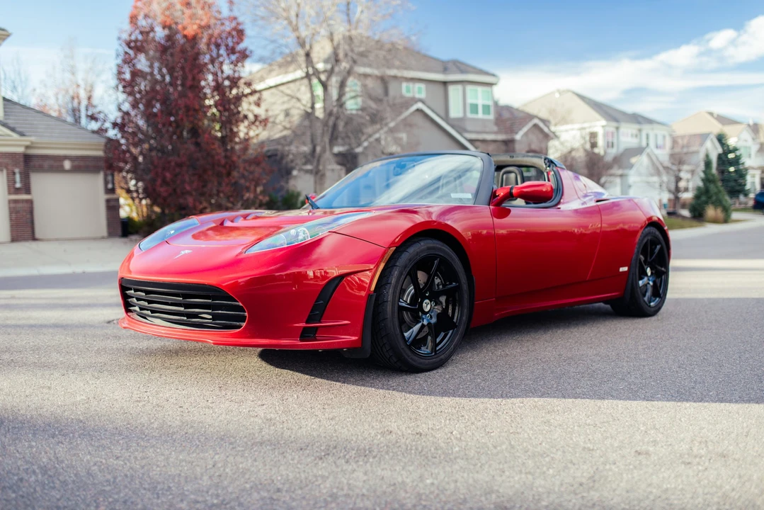 2011 Tesla Roadster - Image 30 of 31
