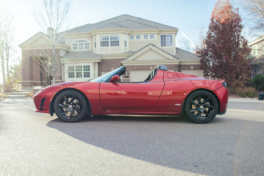 2011 Tesla Roadster - Image 31 of 31