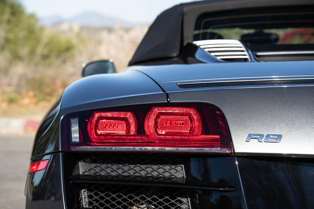 2012 Audi 42 R8 - Image 17 of 31