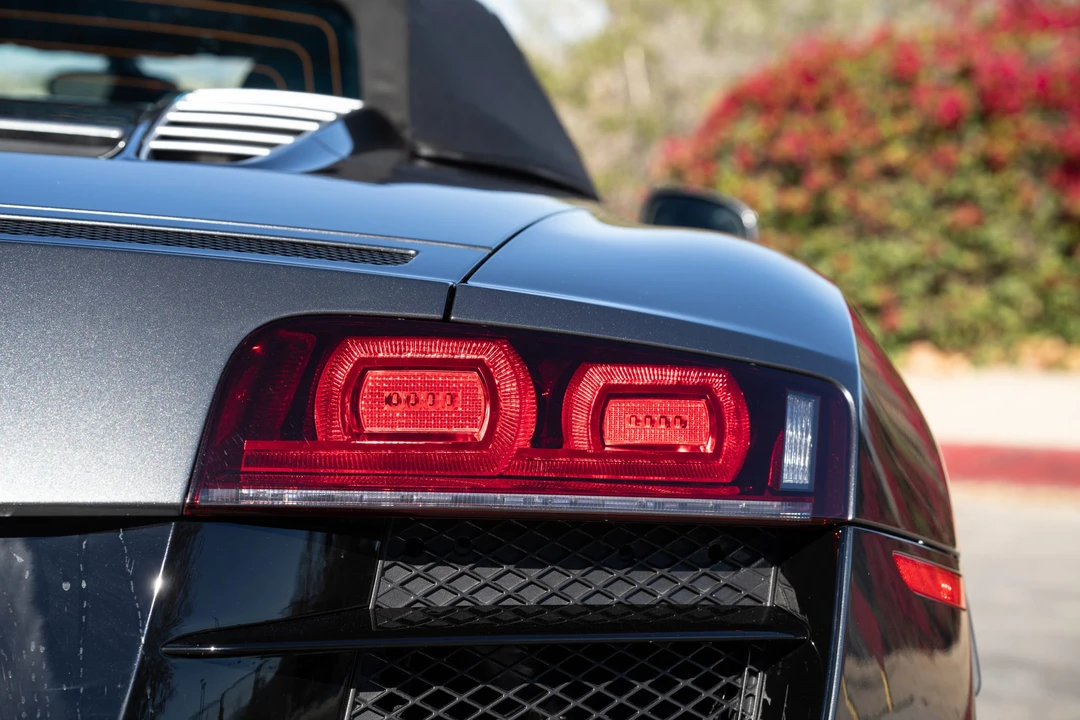 2012 Audi 42 R8 - Image 18 of 31
