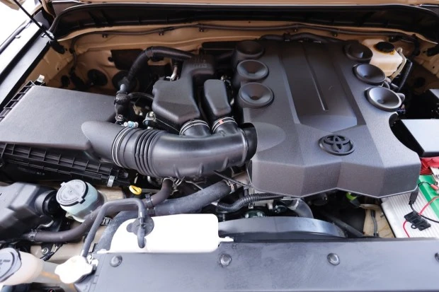 2014 Toyota FJ Cruiser - Image 6 of 8