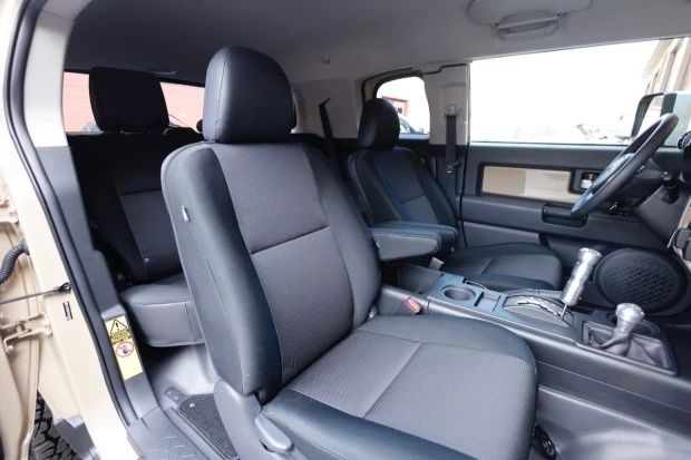 2014 Toyota FJ Cruiser - Image 4 of 8
