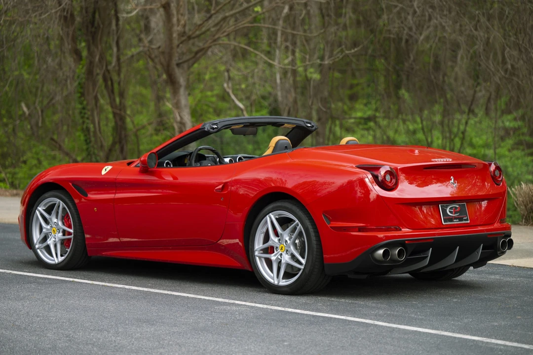2015 Ferrari California T - Image 5 of 31