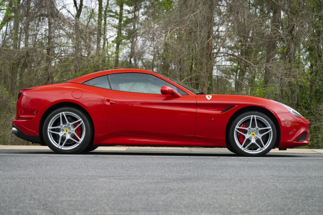 2015 Ferrari California T - Image 20 of 31
