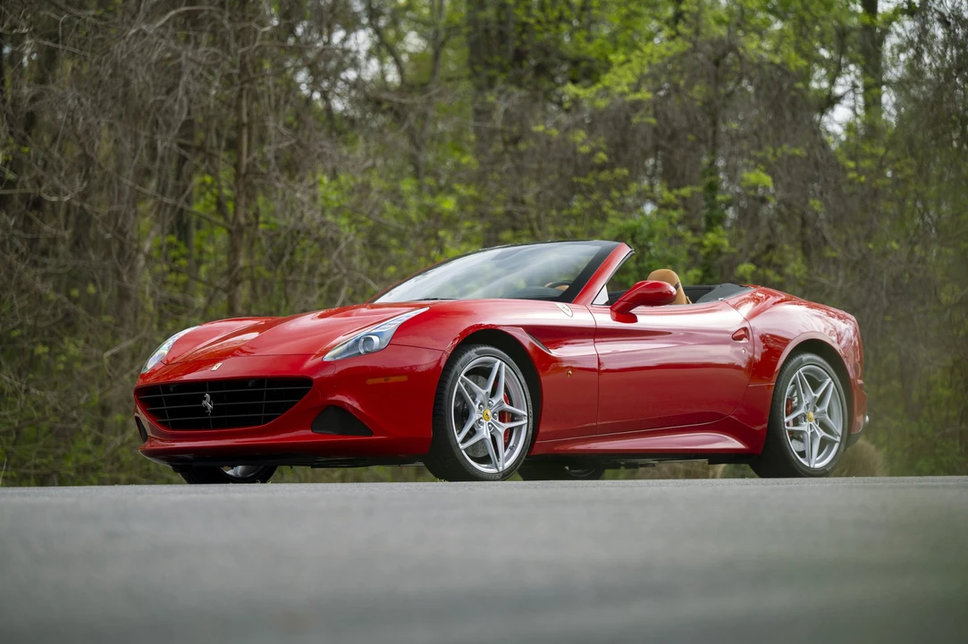 2015 Ferrari California T - Image 3 of 31