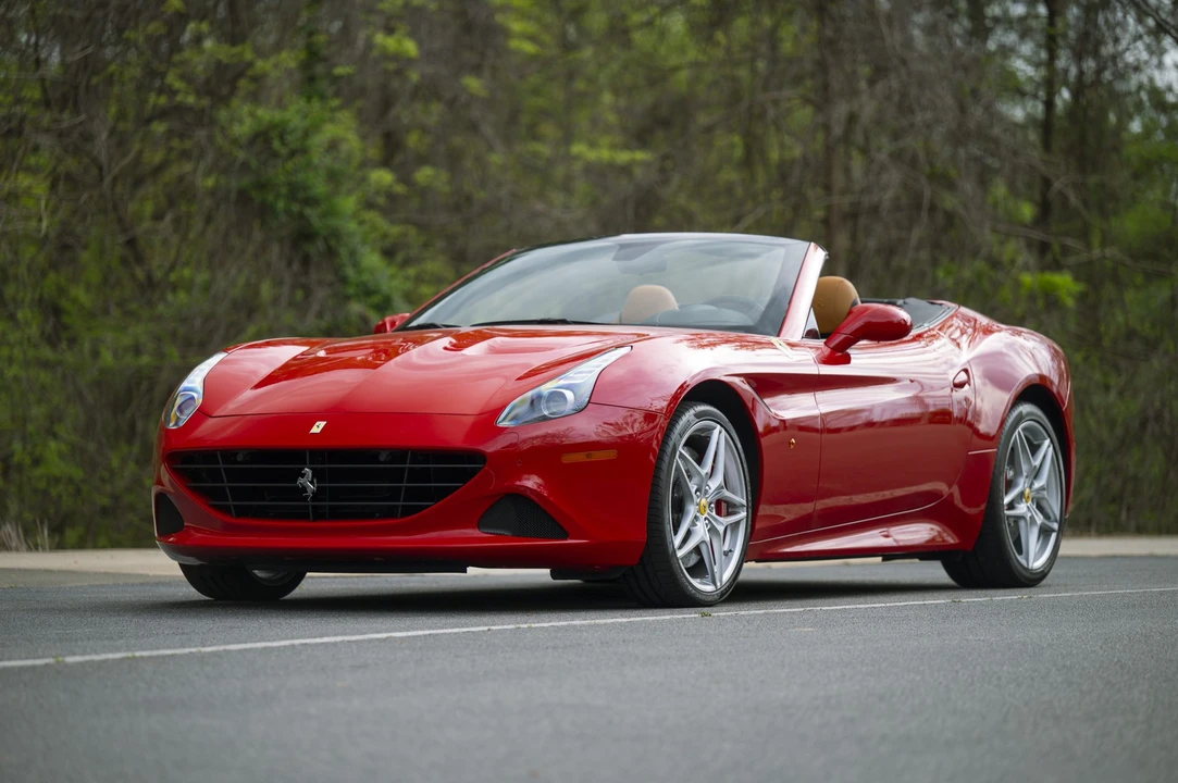 2015 Ferrari California T - Image 2 of 31
