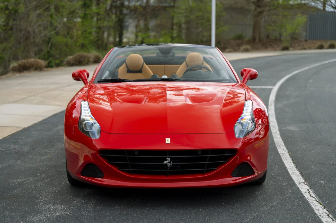 2015 Ferrari California T - Image 15 of 31