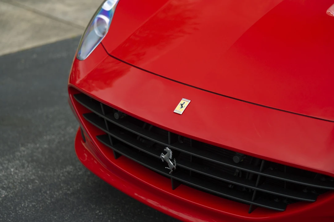 2015 Ferrari California T - Image 30 of 31