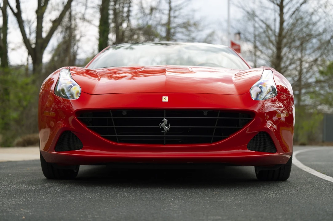 2015 Ferrari California T - Image 18 of 31