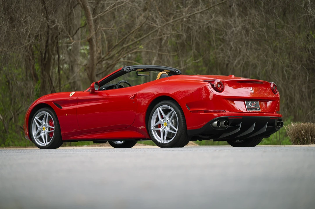 2015 Ferrari California T - Image 6 of 31