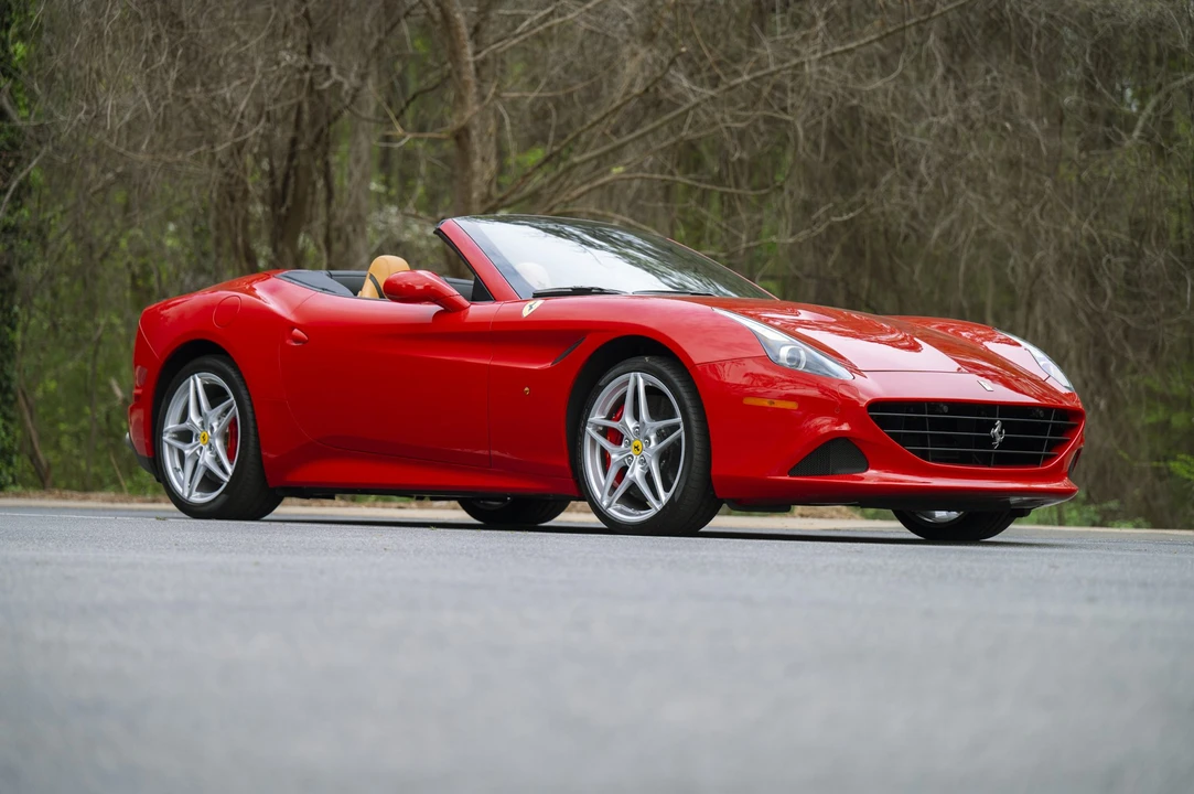 2015 Ferrari California T - Image 12 of 31