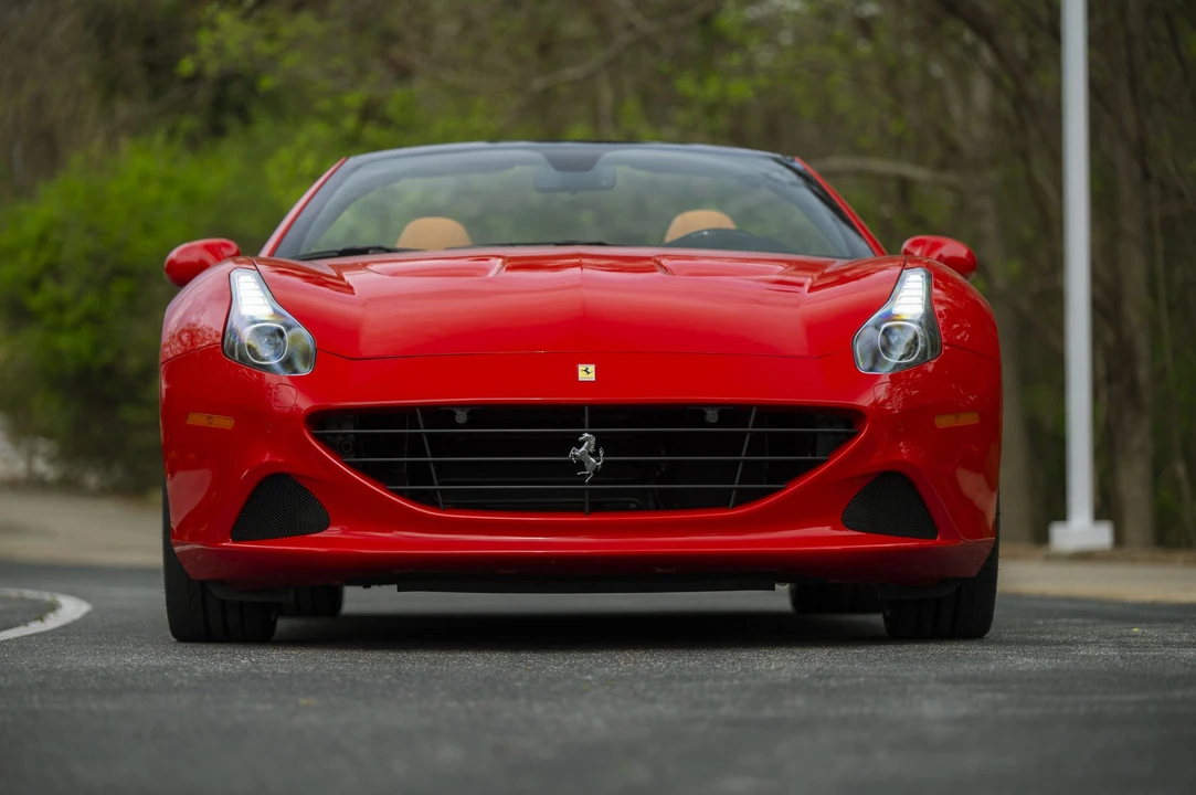 2015 Ferrari California T - Image 17 of 31
