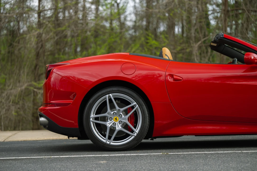 2015 Ferrari California T - Image 26 of 31