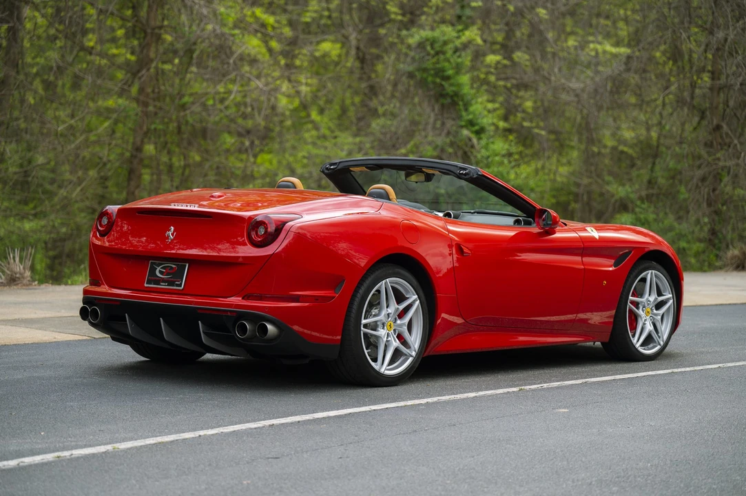 2015 Ferrari California T - Image 10 of 31