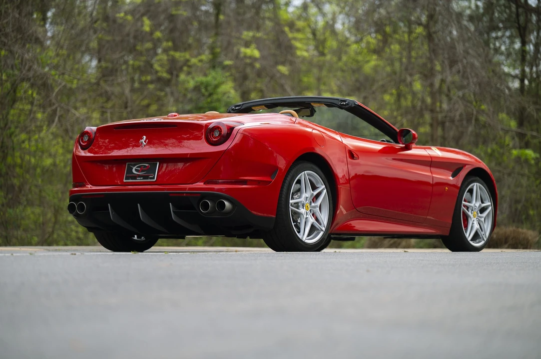 2015 Ferrari California T - Image 9 of 31