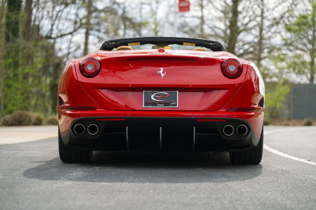 2015 Ferrari California T - Image 7 of 31