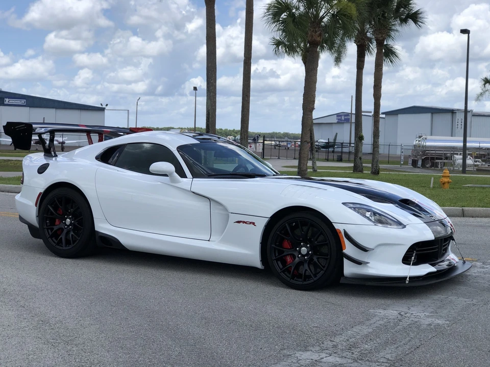 2016 Dodge Viper ACR 5th Gen - Image 11 of 31