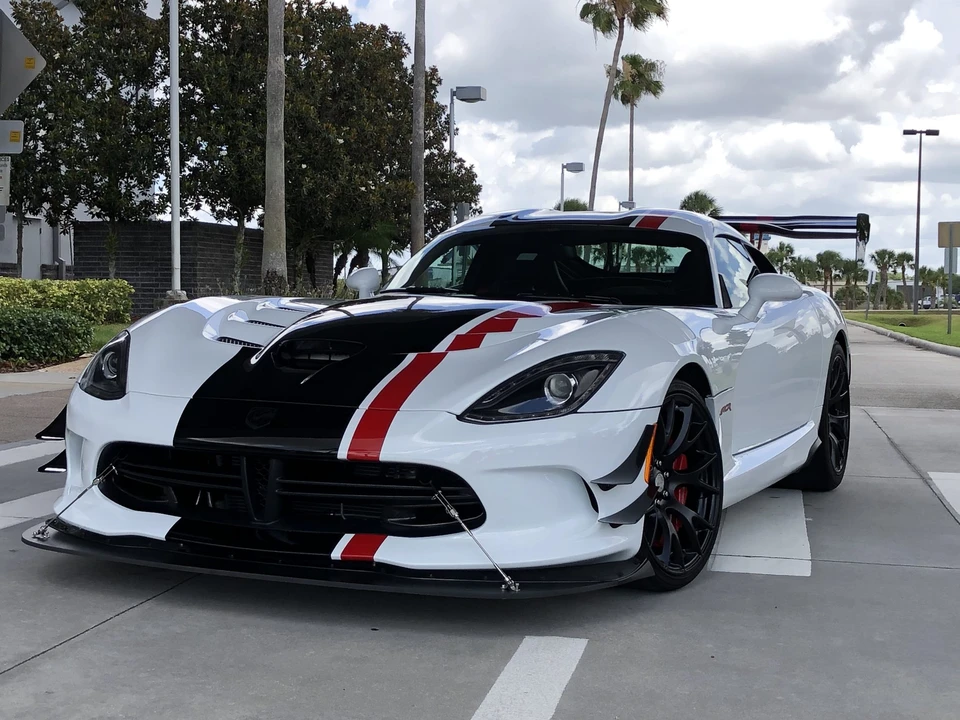 2016 Dodge Viper ACR 5th Gen - Image 2 of 31