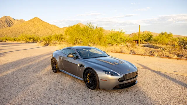 2017 Aston Martin V12 Vantage (2010-2018) - Image 4 of 31