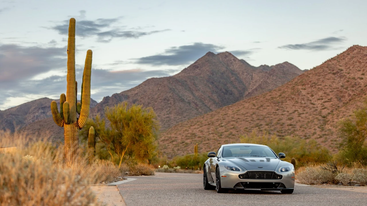 2017 Aston Martin V12 Vantage (2010-2018) - Image 23 of 31