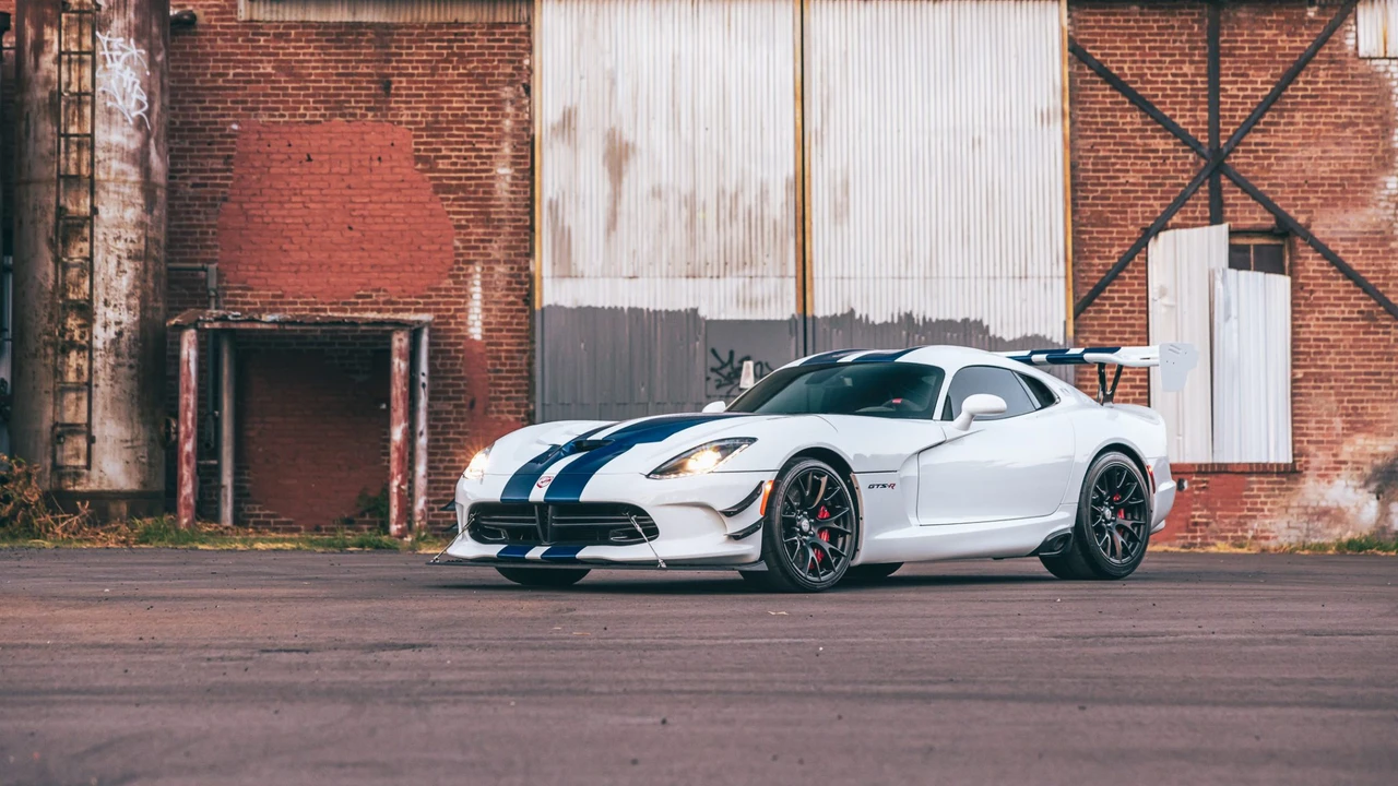 2017 Dodge Viper ACR 5th Gen - Image 2 of 31