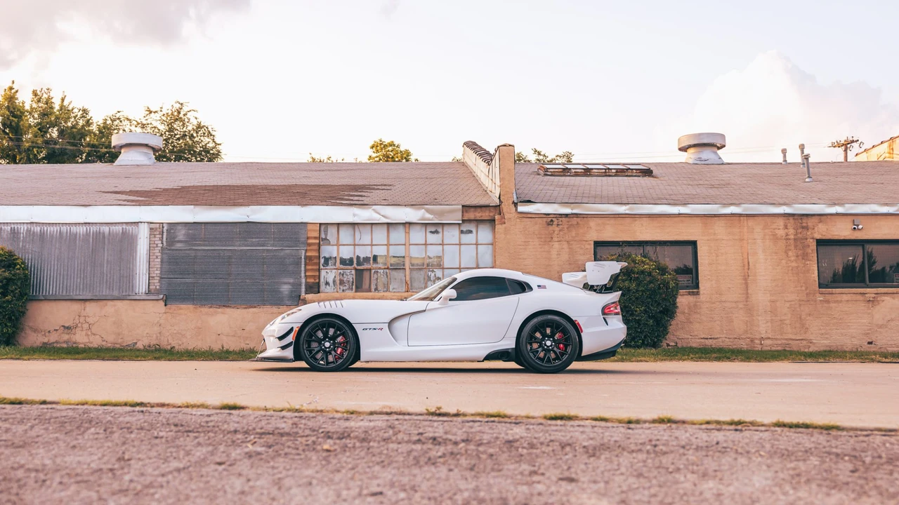 2017 Dodge Viper ACR 5th Gen - Image 3 of 31