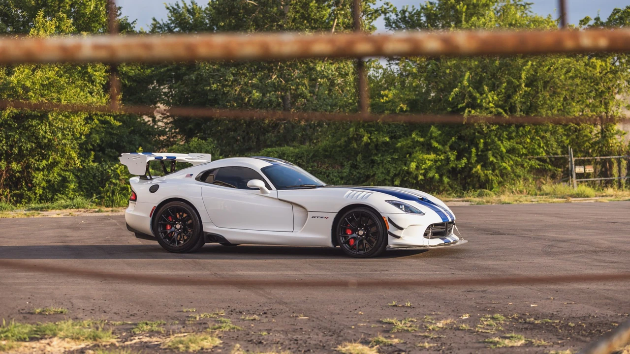 2017 Dodge Viper ACR 5th Gen - Image 11 of 31