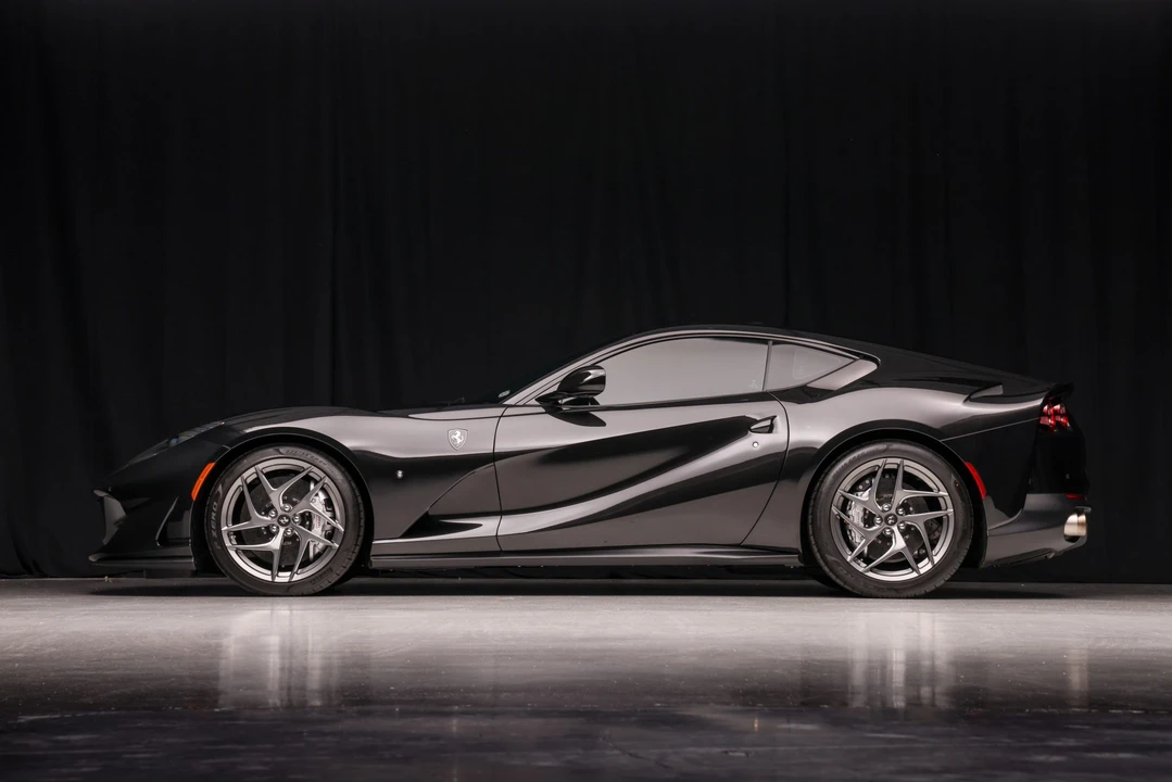 2018 Ferrari 812 Superfast - Image 7 of 31