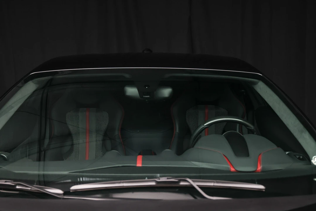 2018 Ferrari 812 Superfast - Image 28 of 31