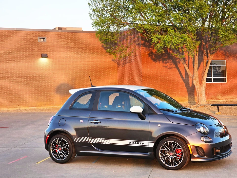 2018 Fiat Abarth 500 - Image 10 of 31