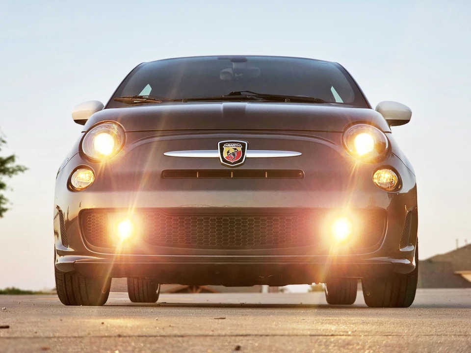 2018 Fiat Abarth 500 - Image 9 of 31