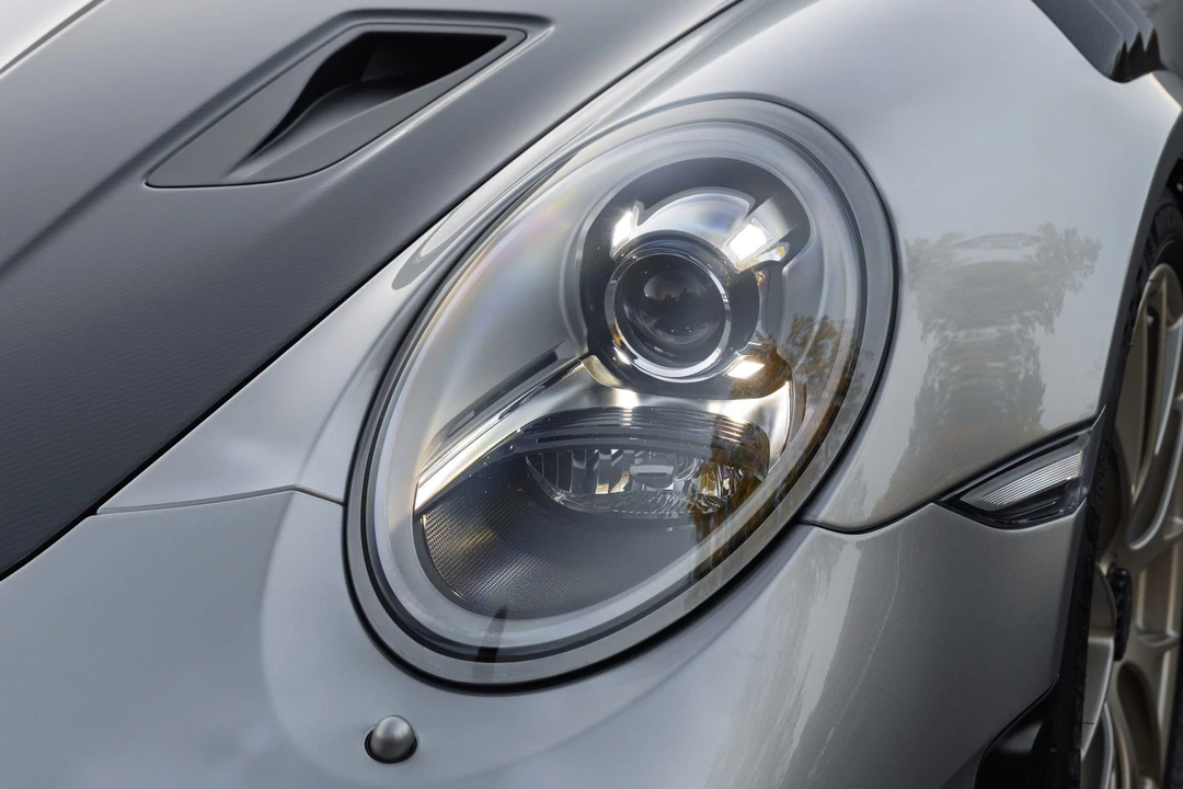 2018 Porsche 991 GT2 RS - Image 15 of 31