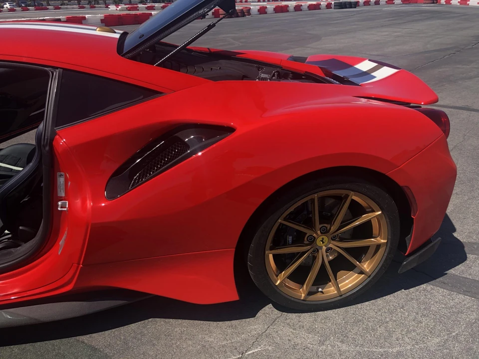 2019 Ferrari 488 Pista - Image 25 of 31