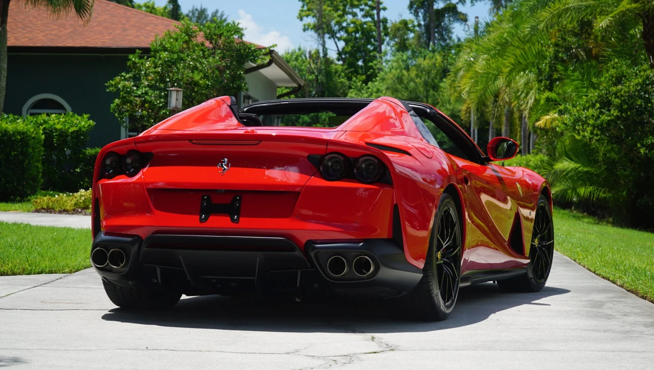 2021 Ferrari 812 GTS - Image 25 of 31