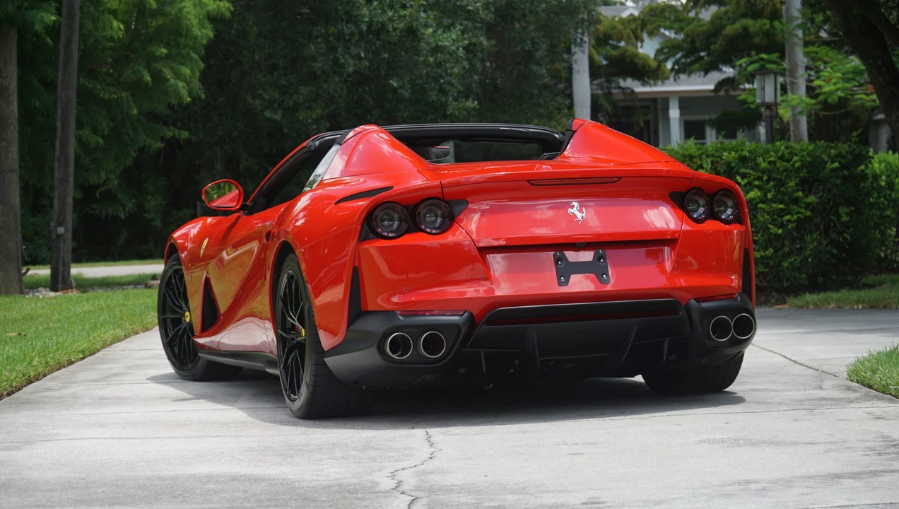 2021 Ferrari 812 GTS - Image 28 of 31