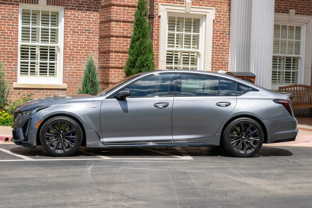 2022 Cadillac CT5-V Blackwing - Image 2 of 31