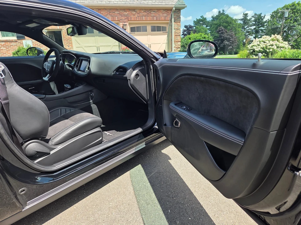 2023 Dodge Challenger SRT Hellcat 3rd Gen - Image 28 of 31