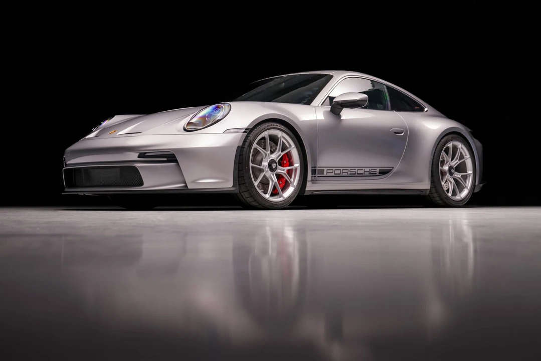 2023 Porsche 992 GT3 - Image 3 of 31