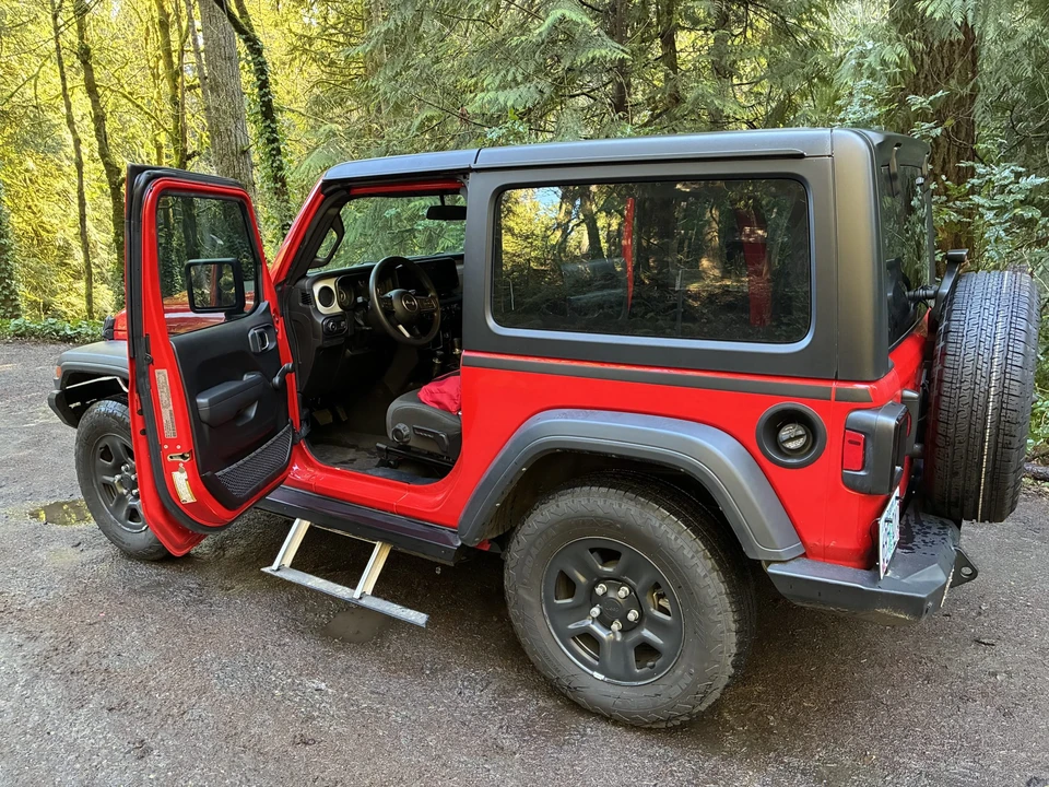 2024 Jeep JL Wrangler - Image 8 of 31