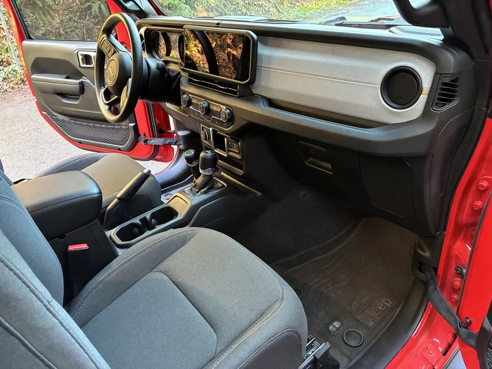 2024 Jeep JL Wrangler - Image 29 of 31