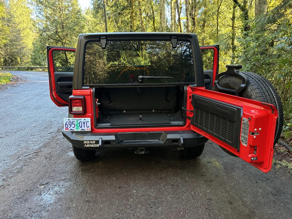 2024 Jeep JL Wrangler - Image 9 of 31