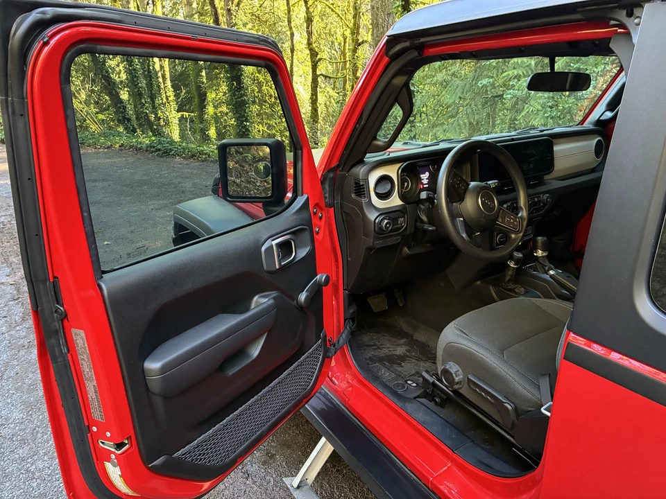 2024 Jeep JL Wrangler - Image 28 of 31