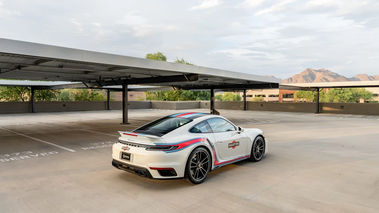 2025 Porsche 992 Turbo S - Image 25 of 31