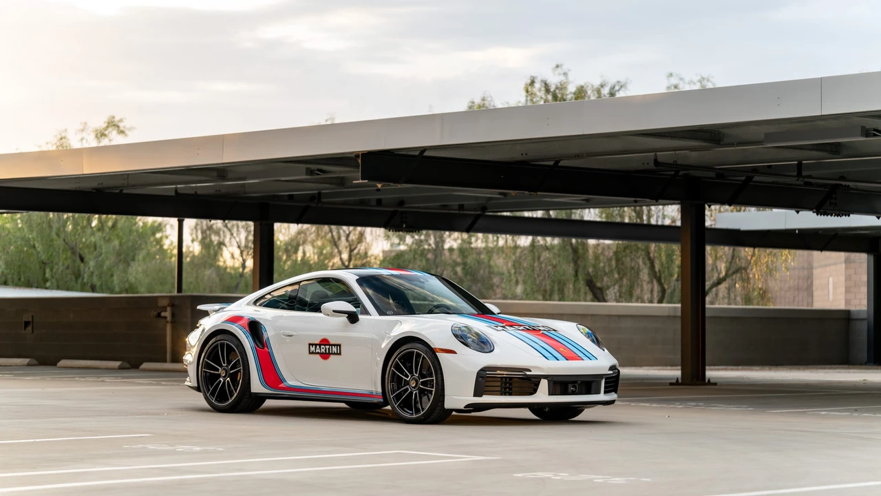 2025 Porsche 992 Turbo S - Image 16 of 31
