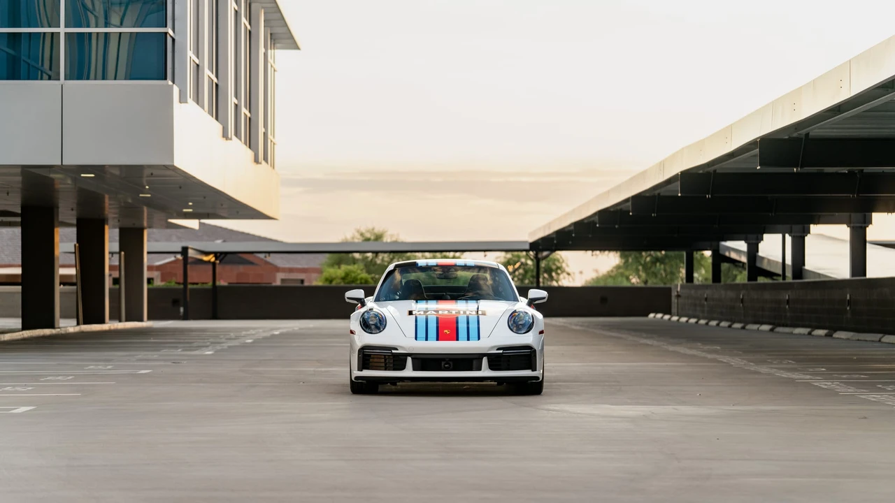 2025 Porsche 992 Turbo S - Image 9 of 31