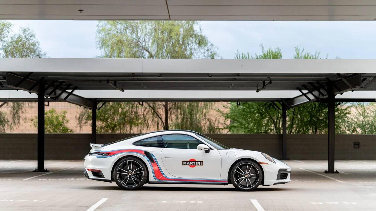 2025 Porsche 992 Turbo S - Image 21 of 31