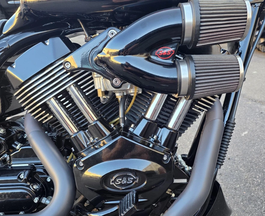 Harley-Davidson FXR - Image 5 of 8